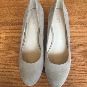 Nine West Women's Gray Suede Pumps